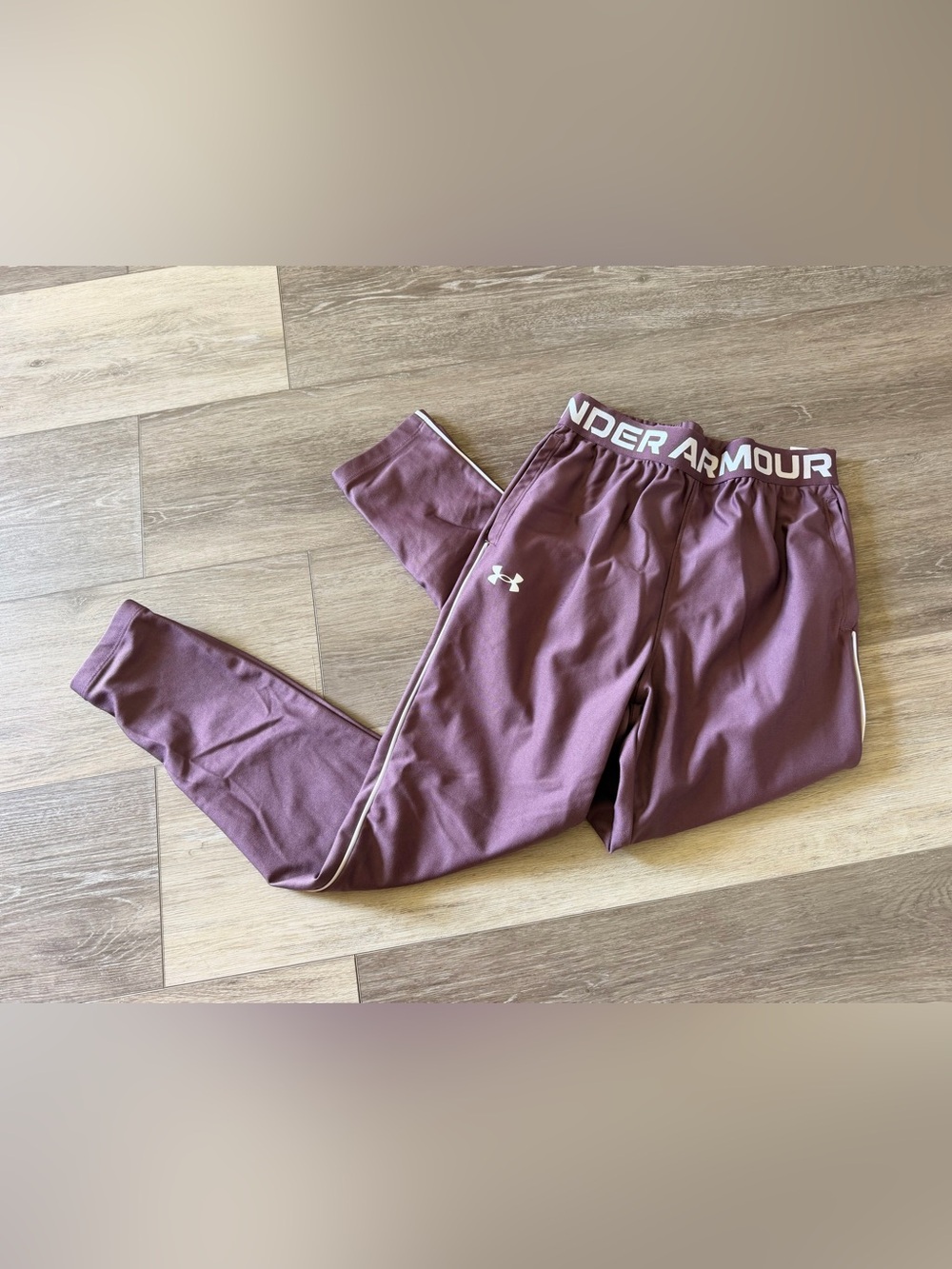 Under Armour Track Pants - Medium
